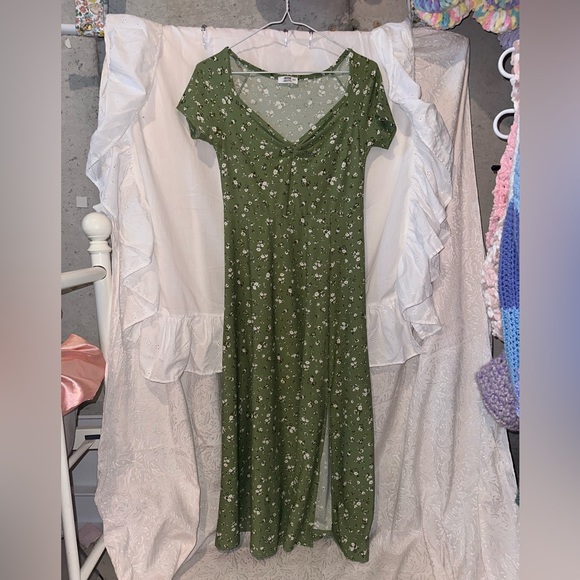 Floral Green Long Dress w/ Side Slit from Ardenes - Picture 5 of 7